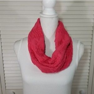 Cable Knit small infinity scarf Pink NEW